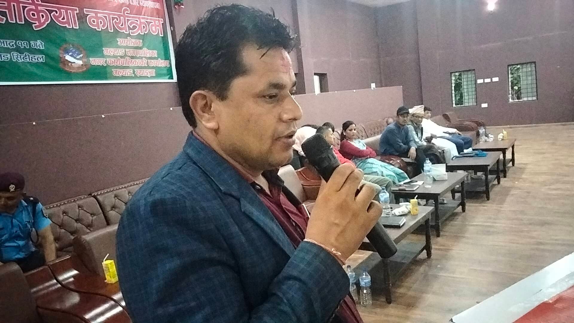 गल्याङ नगरपालिकाका प्रमुख गुरुप्रसाद भट्टराई