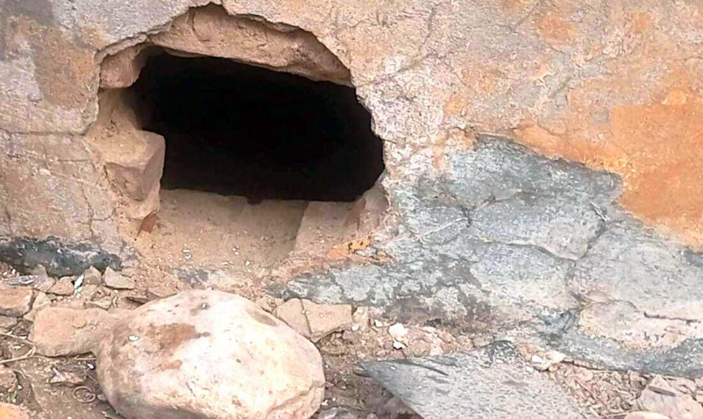 hole in jel