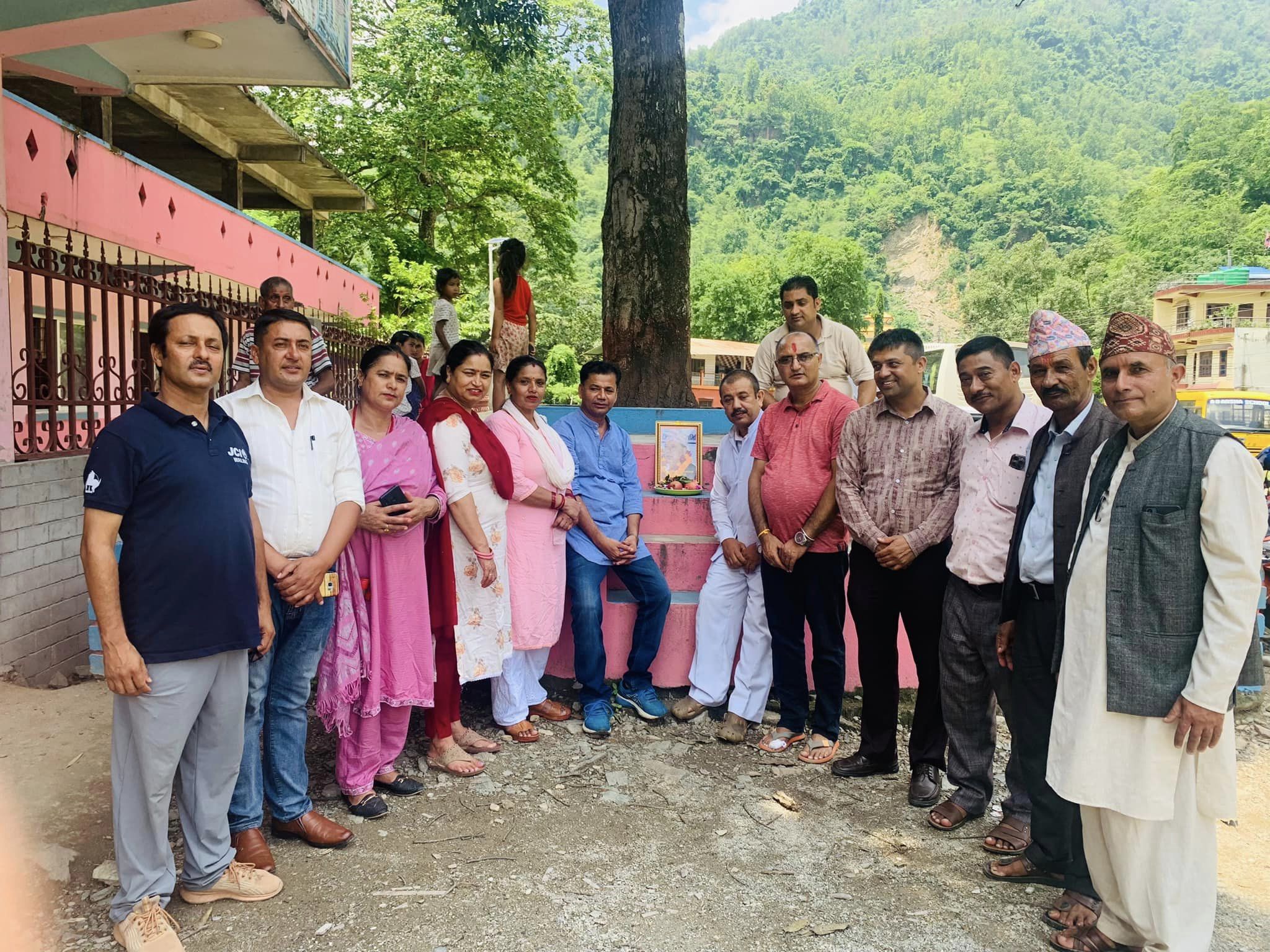 नेपाली कांग्रेस स्याङ्जाका तत्कालीन सभापति तथा संविधान सभा सदस्य स्वर्गीय कमलप्रसाद पंगेनी