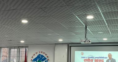 अर्जुनचौपारी गाउँपालिकामा गरिएको ‘जनता र स्थानीय जनप्रतिनिधिसँग सङ्घीय सांसद’ कार्यक्रममा सांसद राजु थापा ।